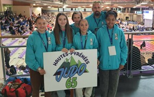 Minimes féminines TPJ et Jimmy Louchet (coach)
