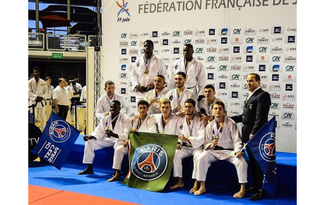 Israil Dakayev champion de France par équipes juniors avec le PSG Judo